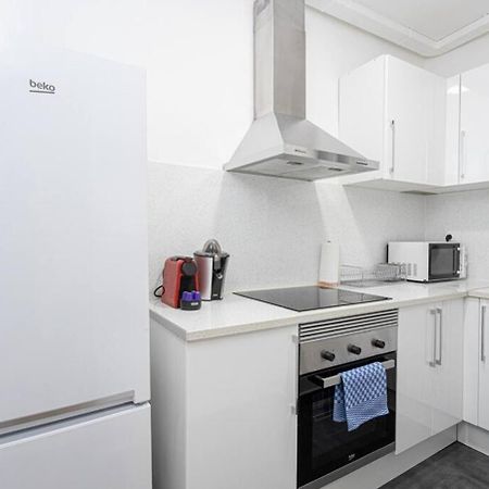 Апартаменты Bright 3Bdr Near To The Metro Оспиталет-де-Льобрегат Экстерьер фото