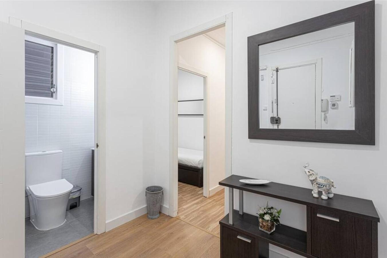 Апартаменты Bright 3Bdr Near To The Metro Оспиталет-де-Льобрегат Экстерьер фото