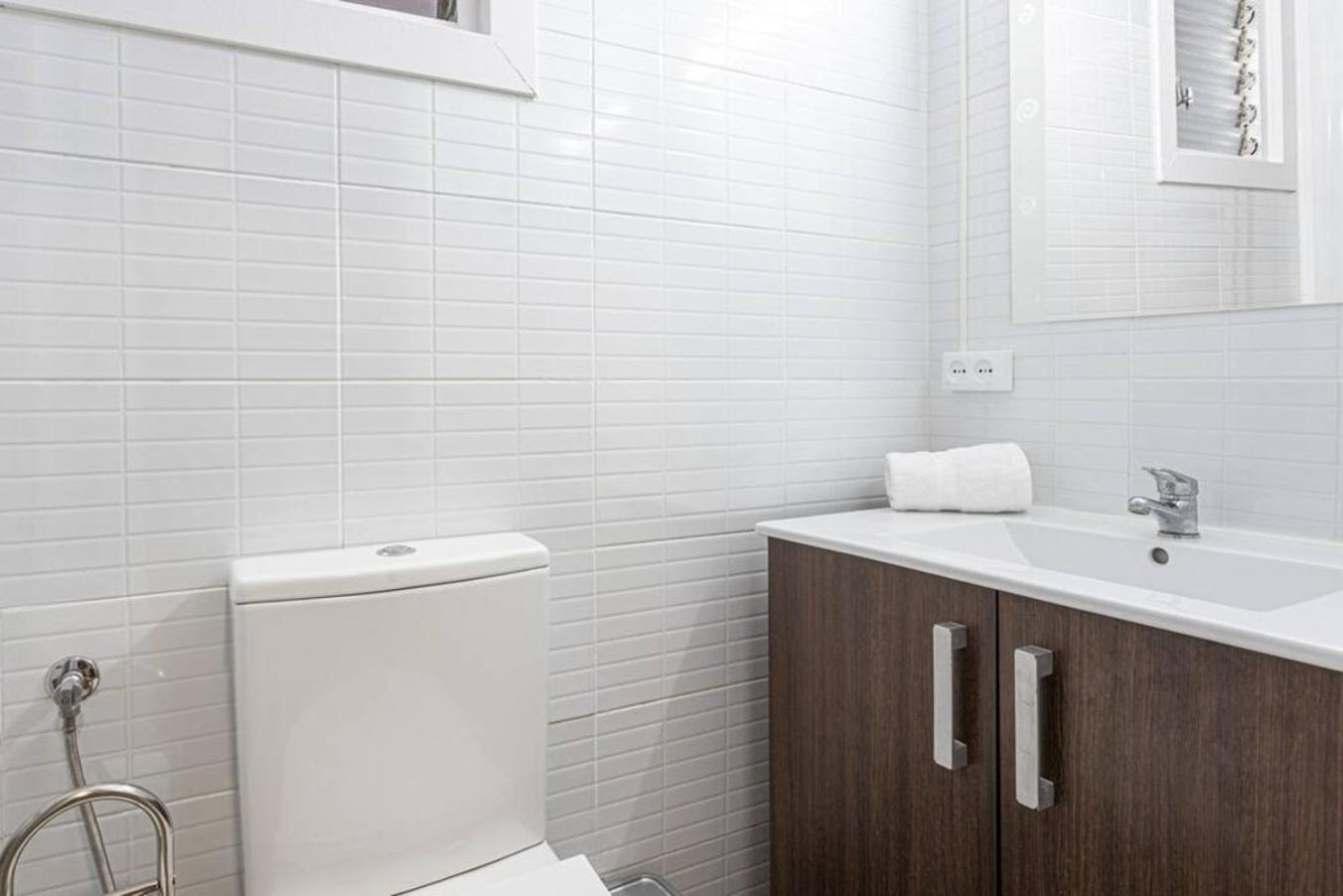Апартаменты Bright 3Bdr Near To The Metro Оспиталет-де-Льобрегат Экстерьер фото