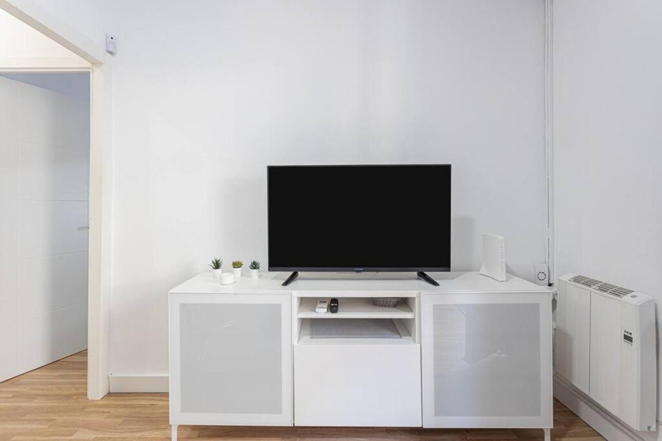 Апартаменты Bright 3Bdr Near To The Metro Оспиталет-де-Льобрегат Экстерьер фото