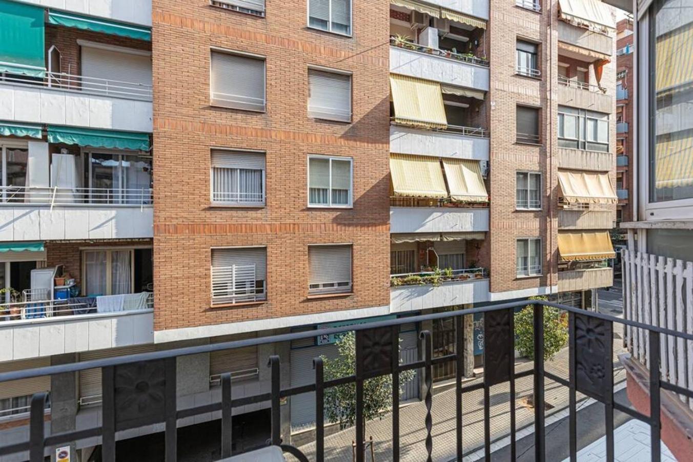 Апартаменты Bright 3Bdr Near To The Metro Оспиталет-де-Льобрегат Экстерьер фото