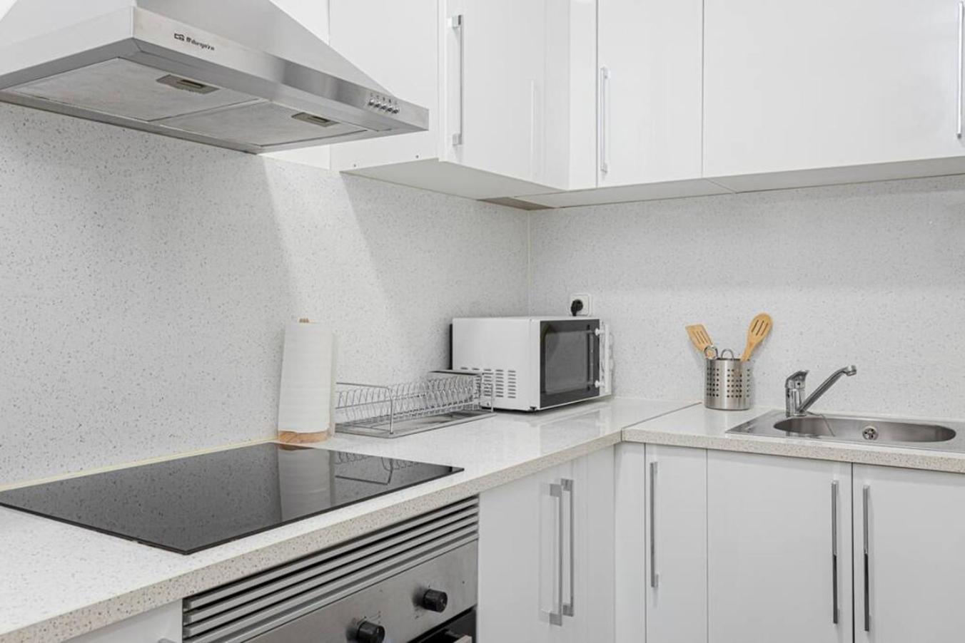 Апартаменты Bright 3Bdr Near To The Metro Оспиталет-де-Льобрегат Экстерьер фото