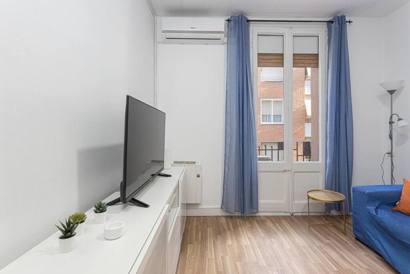 Апартаменты Bright 3Bdr Near To The Metro Оспиталет-де-Льобрегат Экстерьер фото