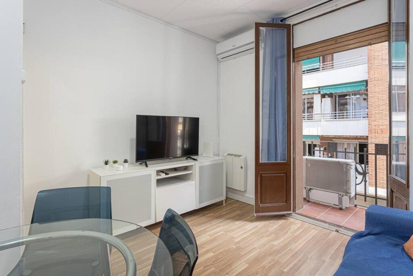 Апартаменты Bright 3Bdr Near To The Metro Оспиталет-де-Льобрегат Экстерьер фото