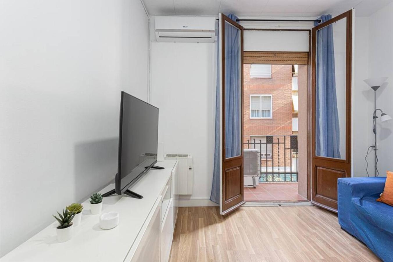 Апартаменты Bright 3Bdr Near To The Metro Оспиталет-де-Льобрегат Экстерьер фото